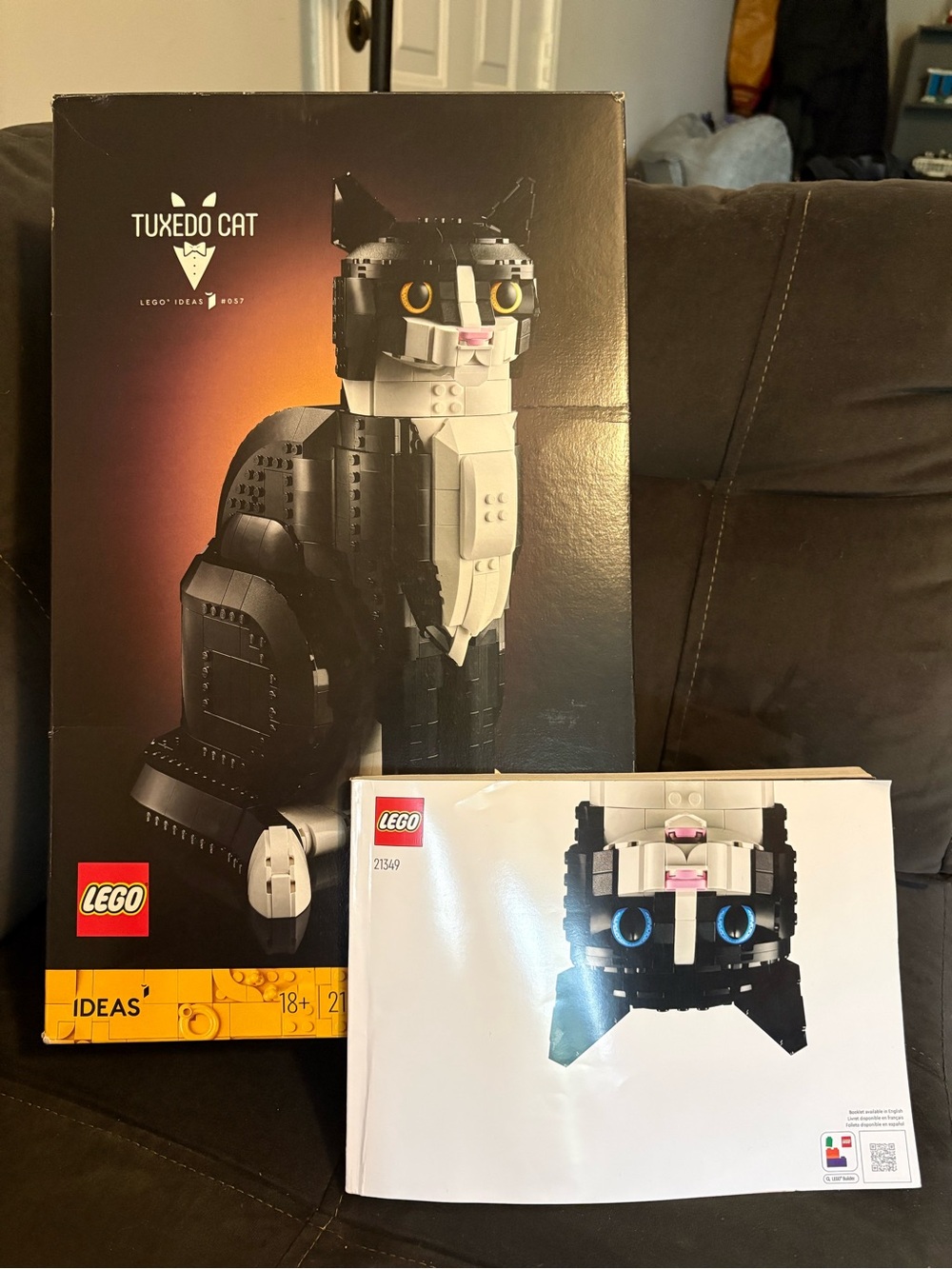 Lego Tuxedo Cat Building Set - Black and white